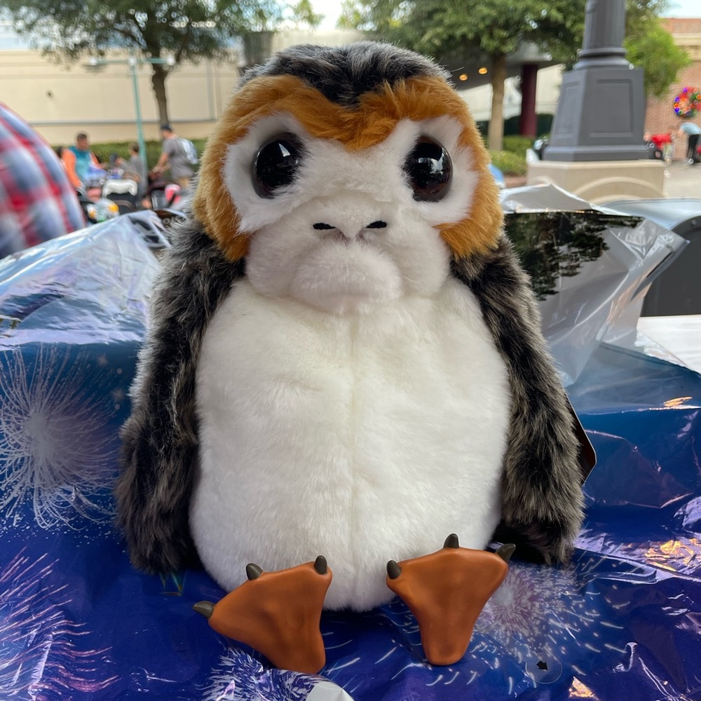 Disney’s Galaxy’s Edge Plush Porg Puppet